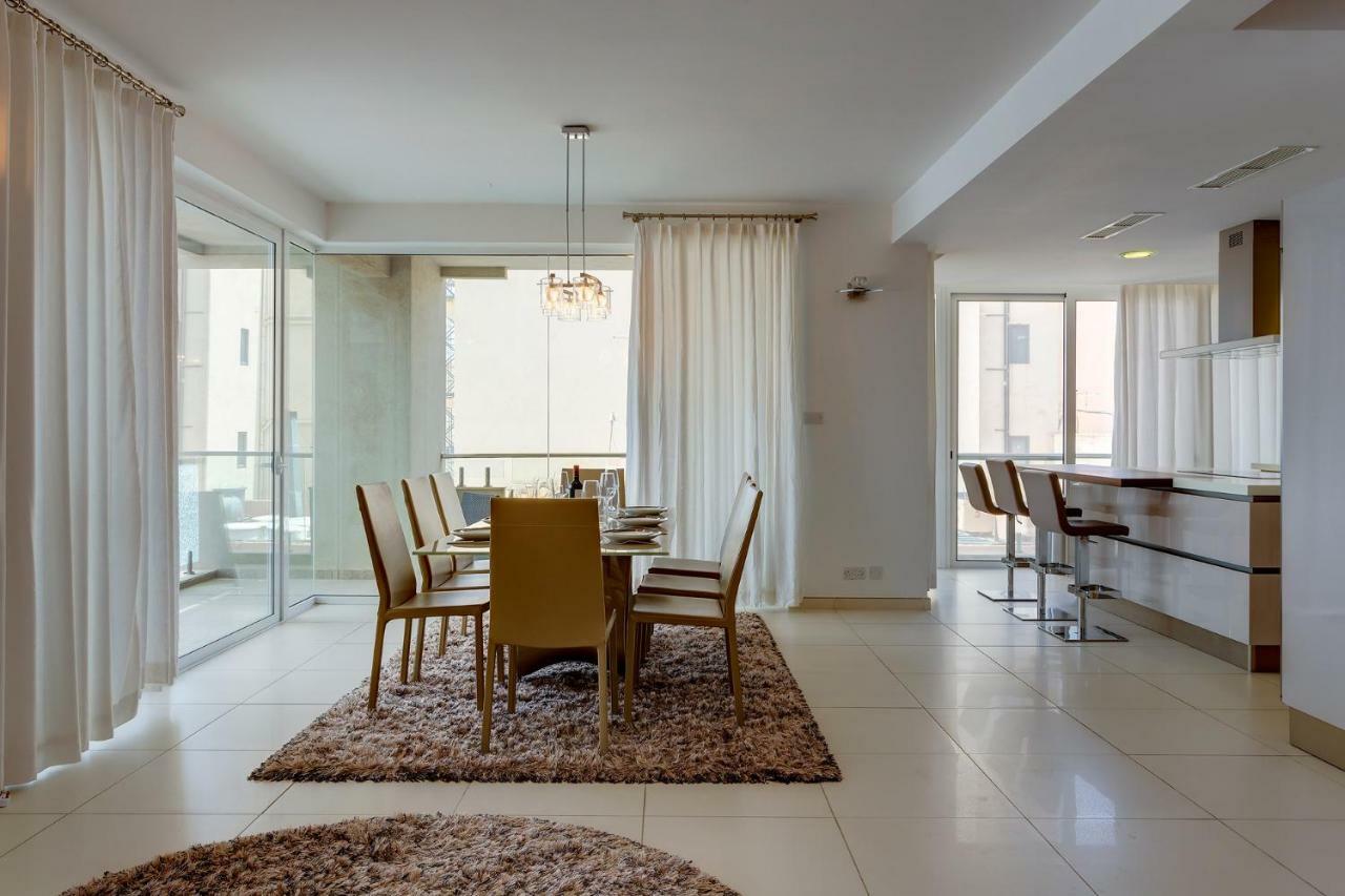 Contemporary, Luxury Apartment With Valletta And Harbour Views Sliema Exterior photo