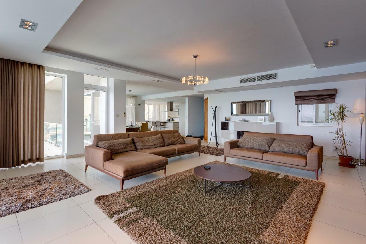 Contemporary, Luxury Apartment With Valletta And Harbour Views Sliema Exterior photo