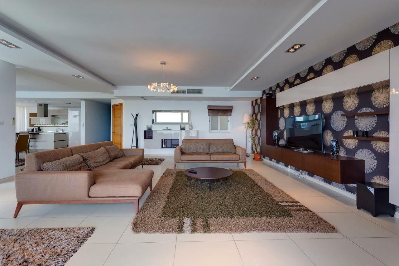 Contemporary, Luxury Apartment With Valletta And Harbour Views Sliema Exterior photo