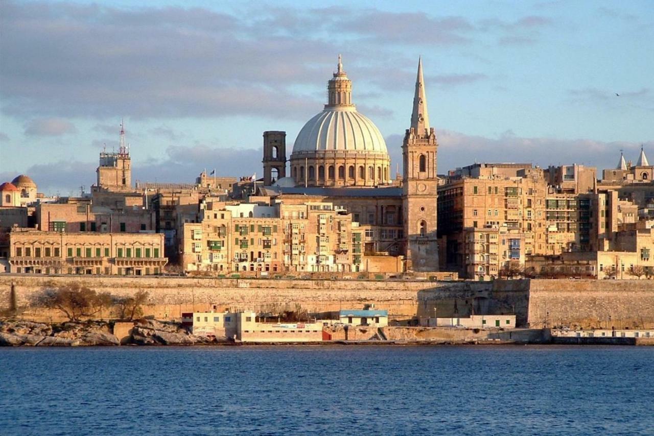 Contemporary, Luxury Apartment With Valletta And Harbour Views Sliema Exterior photo