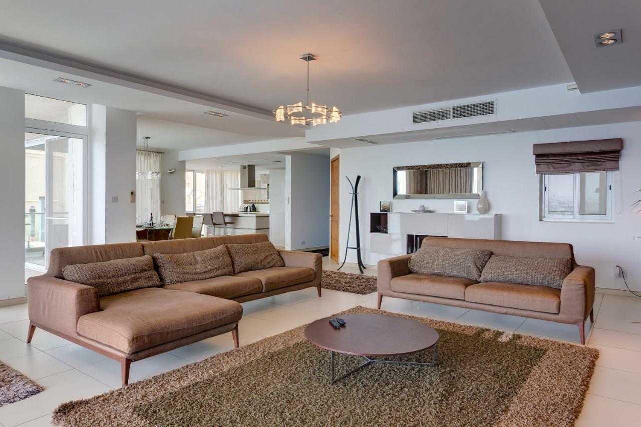 Contemporary, Luxury Apartment With Valletta And Harbour Views Sliema Exterior photo