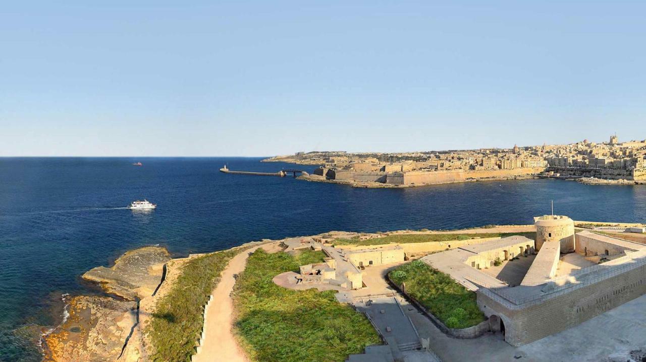 Contemporary, Luxury Apartment With Valletta And Harbour Views Sliema Exterior photo