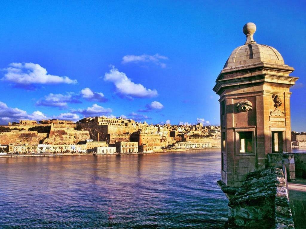 Contemporary, Luxury Apartment With Valletta And Harbour Views Sliema Exterior photo