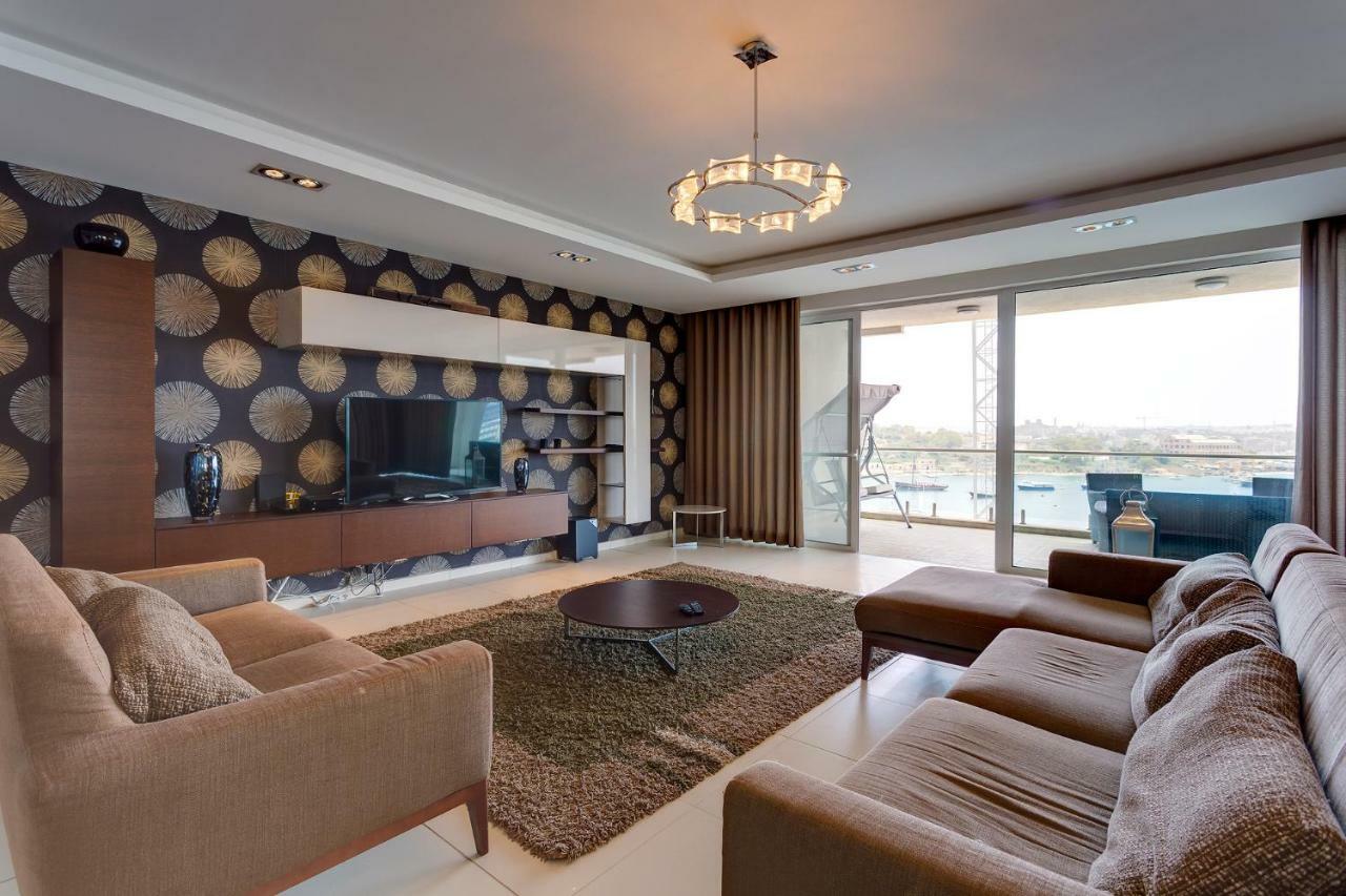 Contemporary, Luxury Apartment With Valletta And Harbour Views Sliema Exterior photo